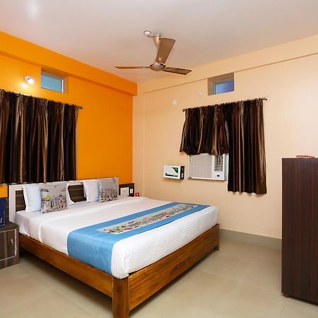 فندق بوريفي  Krishna Residency المظهر الخارجي الصورة