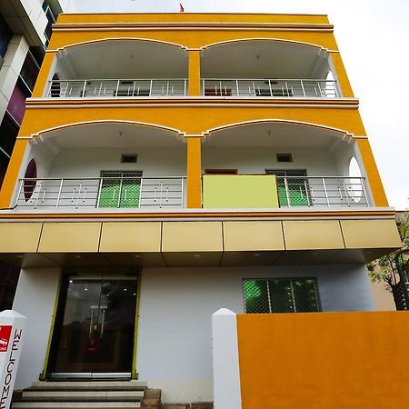 فندق بوريفي  Krishna Residency المظهر الخارجي الصورة
