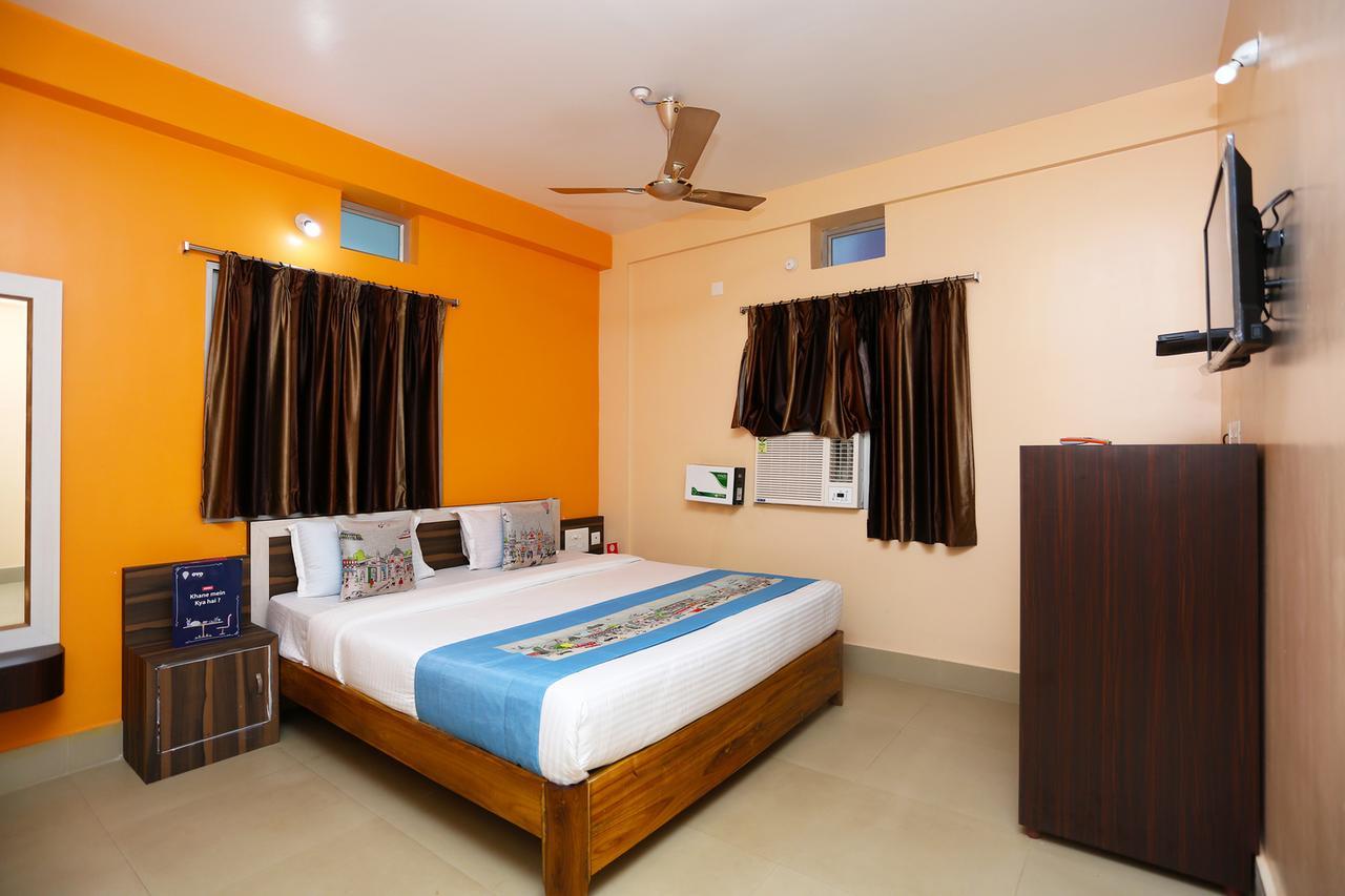 فندق بوريفي  Krishna Residency المظهر الخارجي الصورة