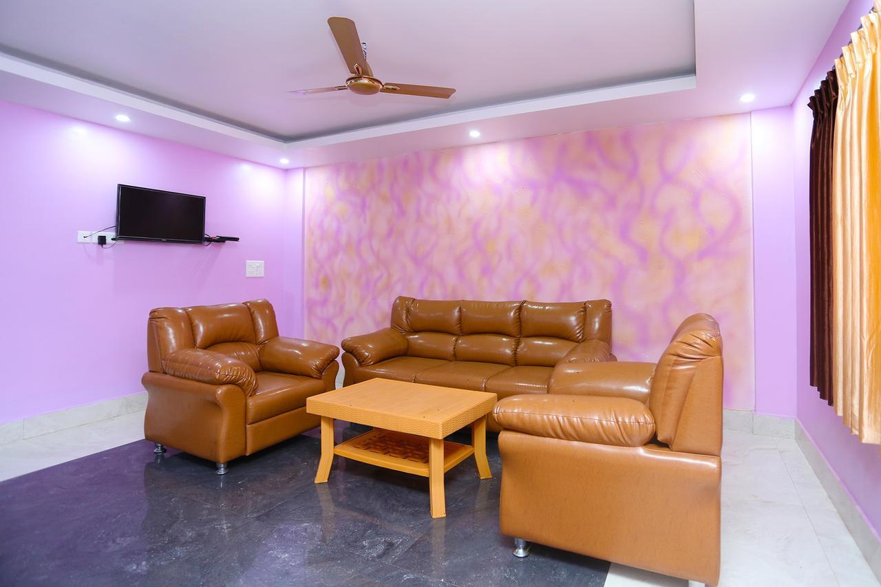 فندق بوريفي  Krishna Residency المظهر الخارجي الصورة