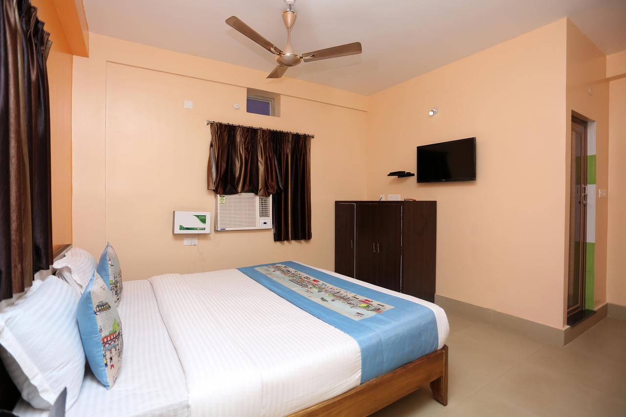 فندق بوريفي  Krishna Residency المظهر الخارجي الصورة