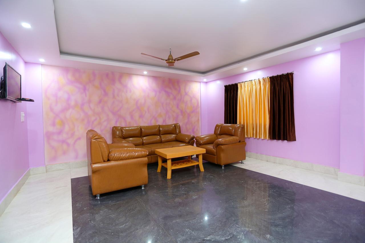 فندق بوريفي  Krishna Residency المظهر الخارجي الصورة