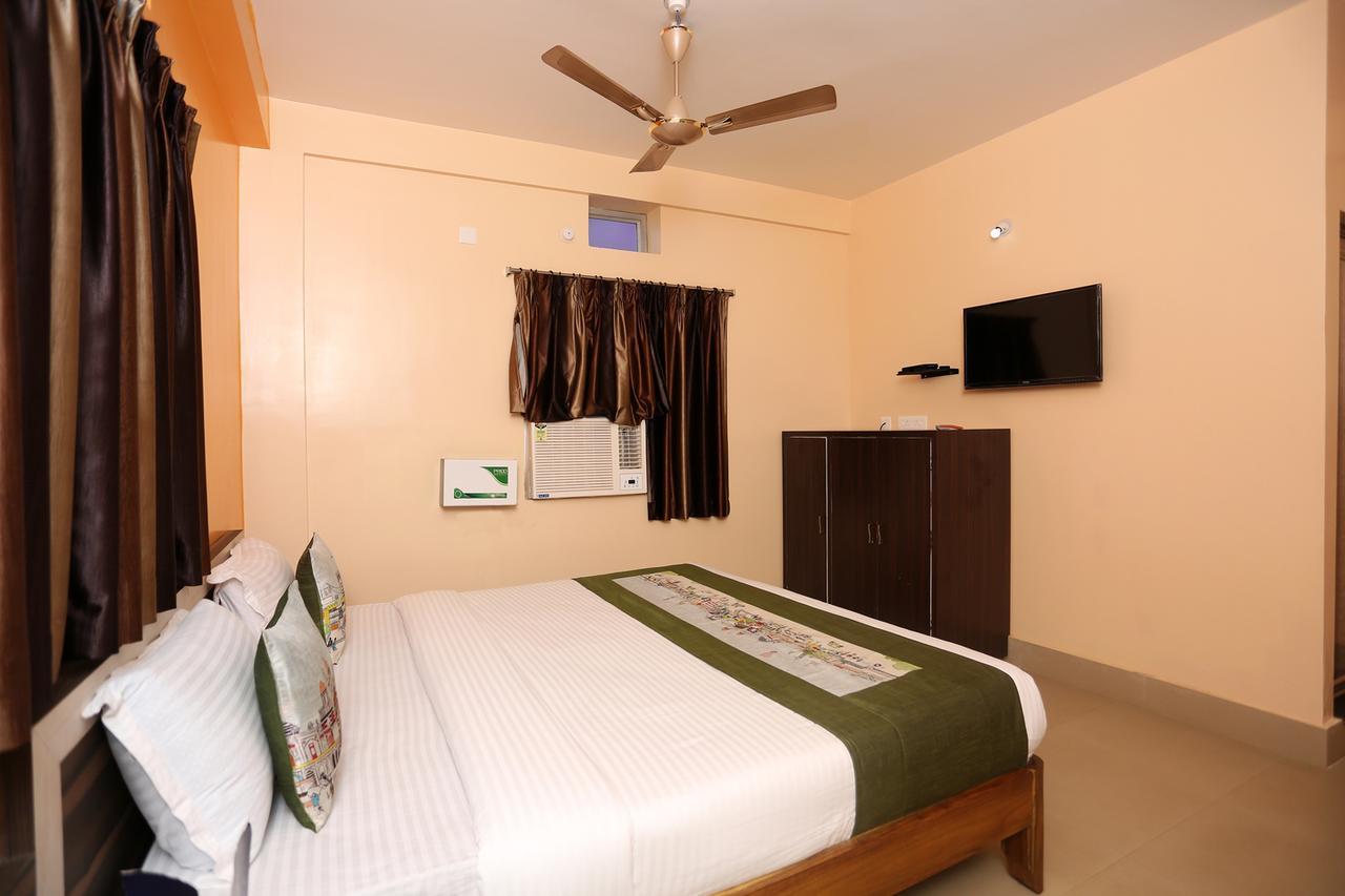 فندق بوريفي  Krishna Residency المظهر الخارجي الصورة