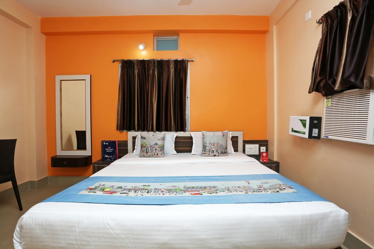 فندق بوريفي  Krishna Residency المظهر الخارجي الصورة