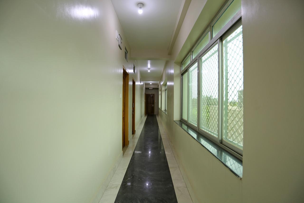 فندق بوريفي  Krishna Residency المظهر الخارجي الصورة